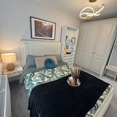 Modern Double & Single Room With Cozy Vibes 阿赛 外观 照片