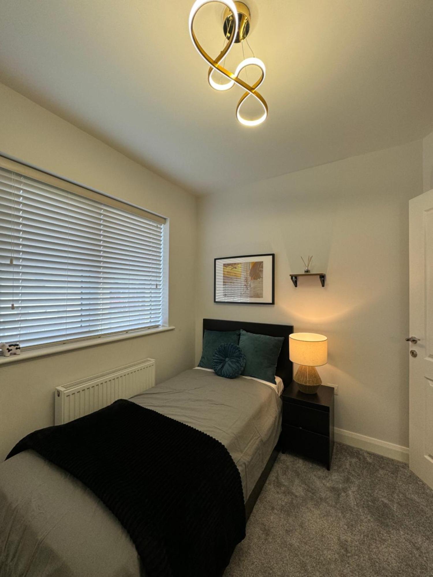 Modern Double & Single Room With Cozy Vibes 阿赛 外观 照片